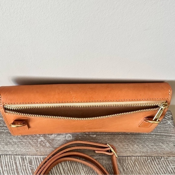 TEDDI Joelle-Full Grain Leather Crossbody - Picture 7 of 10